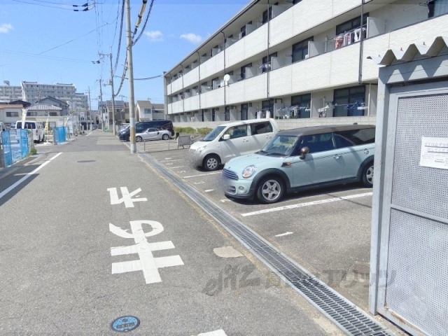 【レオパレスＯＨＩの駐車場】