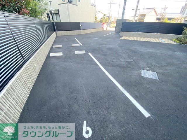 【名古屋市中村区中村町のマンションの駐車場】