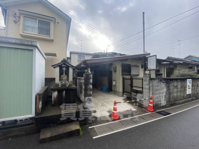 【宇治市伊勢田町のマンションの建物外観】