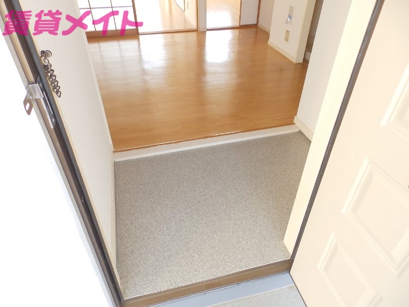 玄関　別部屋参考写真です