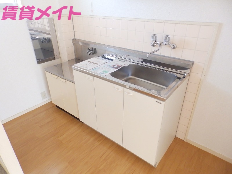 キッチン　別部屋参考写真です