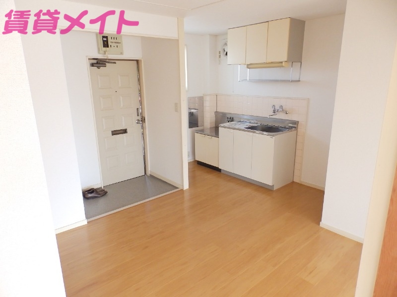 居室・リビング　別部屋参考写真です