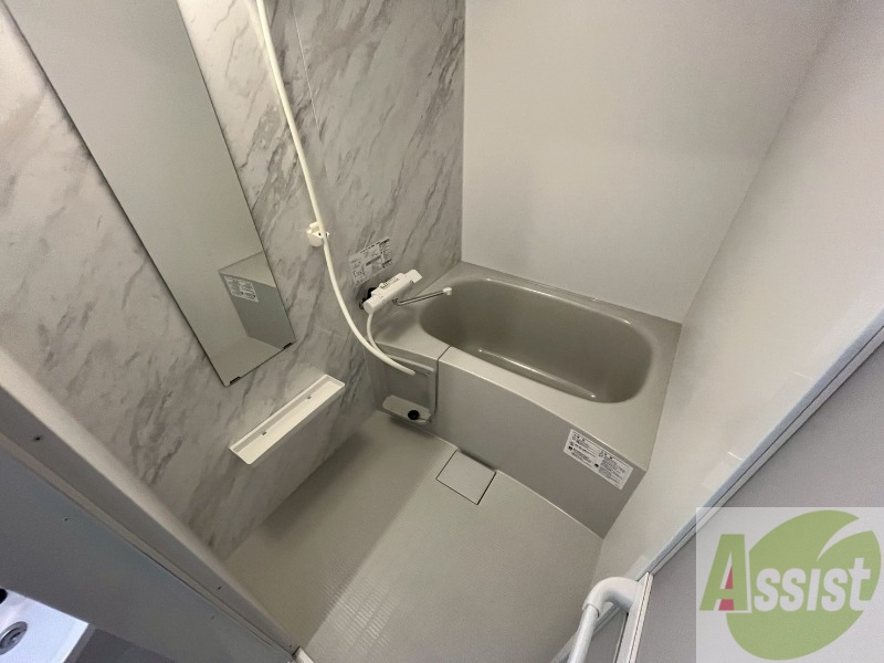 バス・シャワールーム　ユニットバスです。疲れを癒すのに欠かせませんね！