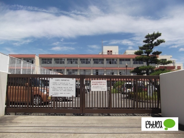 小学校　小牧市立味岡小学校（小学校）まで322m