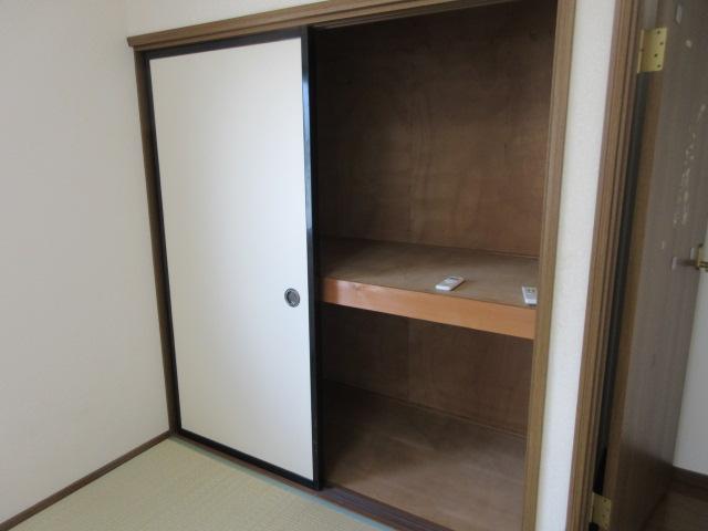 収納　押し入れ