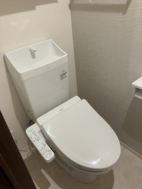 トイレ　２０３　温水洗浄暖房便座トイレ