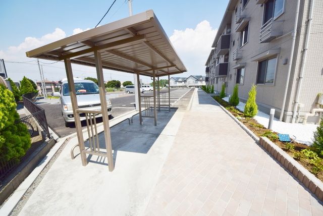 その他共有部分　屋根付き駐輪場