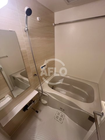 バス・シャワールーム　コンフォリア・リヴ北浜淡路町　浴室