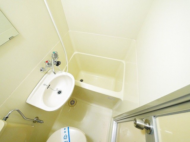 バス・シャワールーム　コンパクトな浴室はお掃除も簡単です