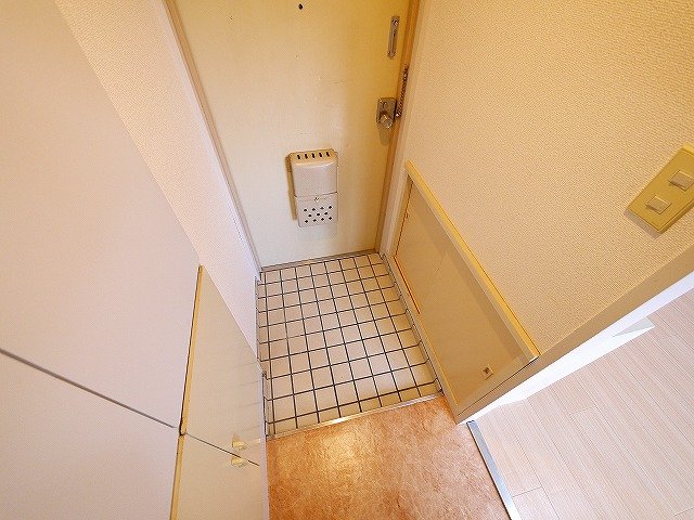 玄関　シューズボックスがあります