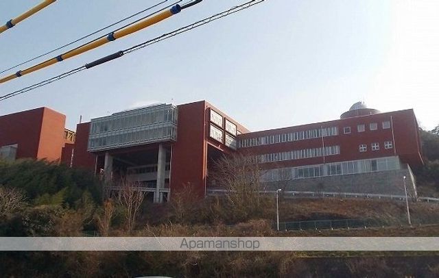 高校・高専　智弁学園和歌山高等学校様（高校・高専）まで650m