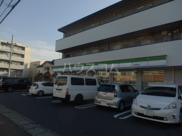 コンビニ　ファミリーマート 登戸新町店（コンビニ）まで366m