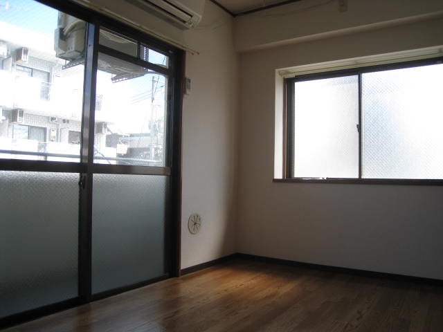 居室・リビング　※写真は別のお部屋のものです。現況を優先させていただきます。