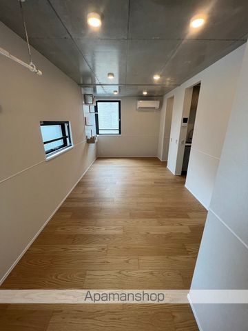 都営大江戸線 落合南長崎駅 徒歩3分 5階建 築4年の居間写真