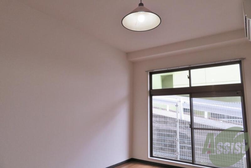 その他部屋・スペース　あっなんか天井の電気傘、昔私が使っていた物にそっくりです