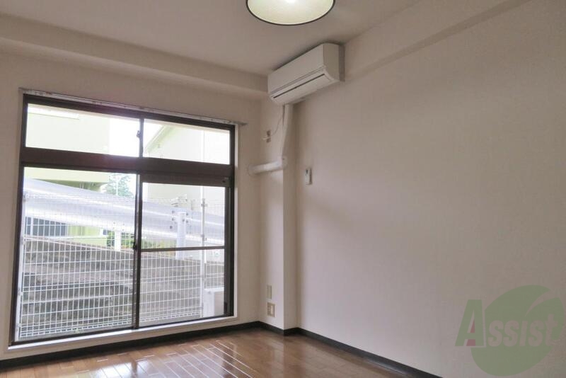 居室・リビング　日当り良好そこそこです。お部屋もそこそこ、家賃もそこそこです