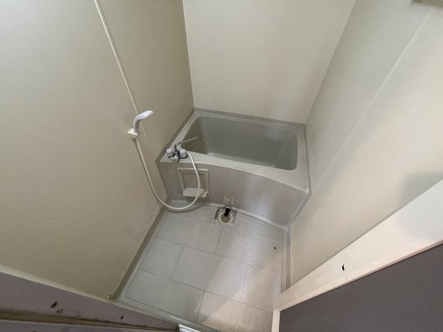 バス・シャワールーム　落ち着いた空間のお風呂です
