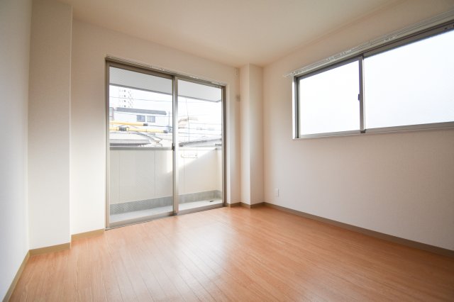 居室・リビング　風通しも日当りも良いお部屋です