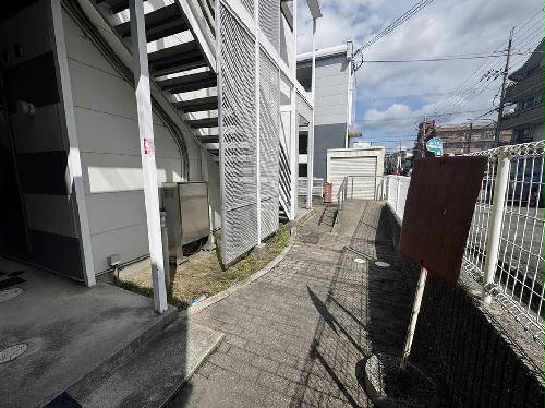 居室・リビング　（※一部の号室で家具家電なし）１Ｆ・２Ｆ絨毯仕様