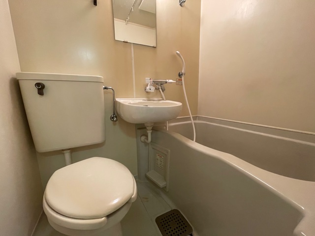 バス・シャワールーム　お問い合わせは神戸市西区専門店のリプロ神戸西店まで。