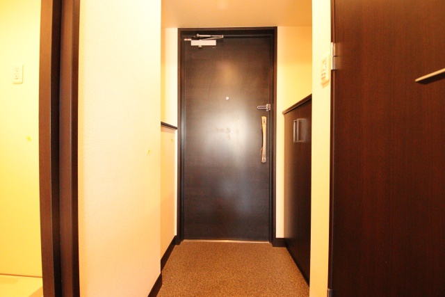 玄関　※別室の参考写真の為、現況優先です。