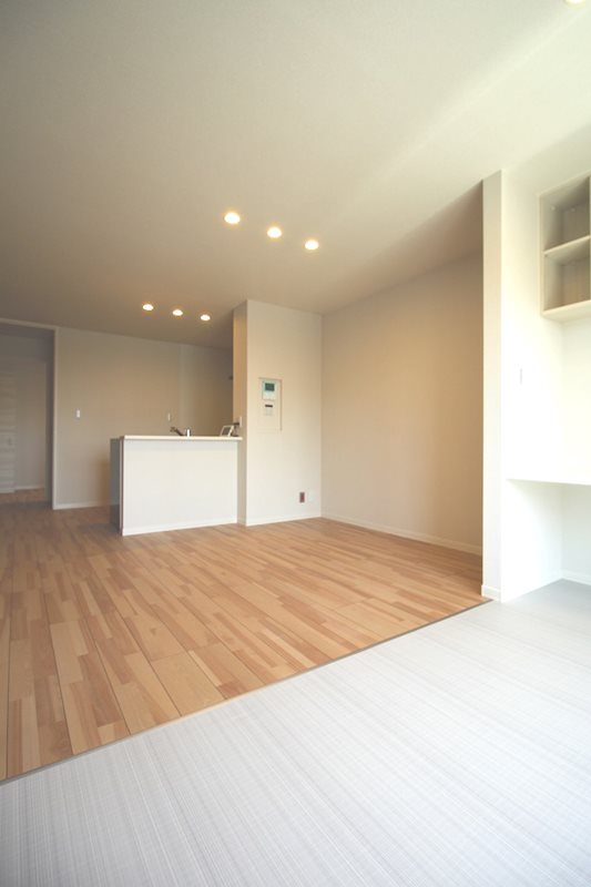 居室・リビング　南側に窓のある14.7帖LDK