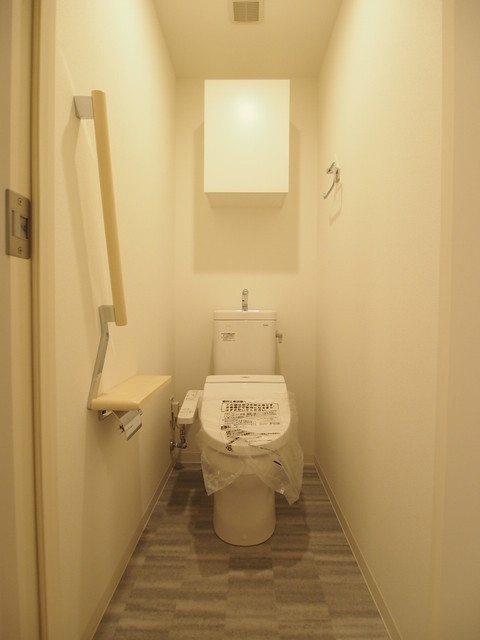 トイレ　ウォシュレット完備で清潔感あるトイレスペースです