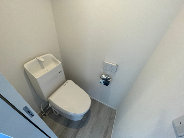 トイレ　反転タイプ