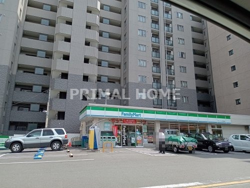 コンビニ　ファミリーマート スリーウェル新横浜店（コンビニ）まで88m