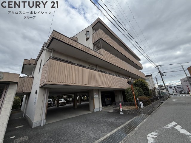 玄関　周辺に買い物施設豊富