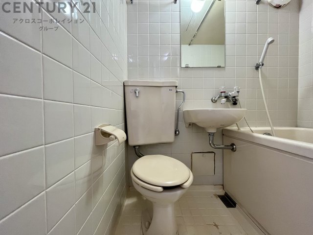 トイレ　浴室内にトイレがあります☆