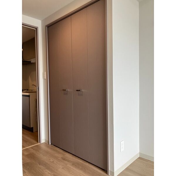 収納　※反転になります