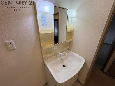 洗面設備　洗髪洗面化粧台付き！
