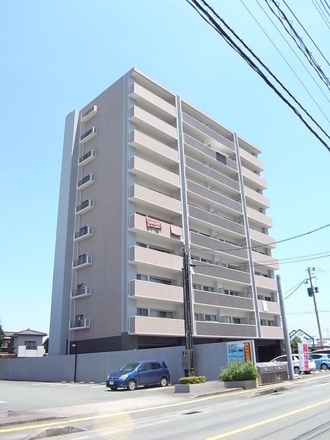 建物外観　オートロック・エレベーター付き