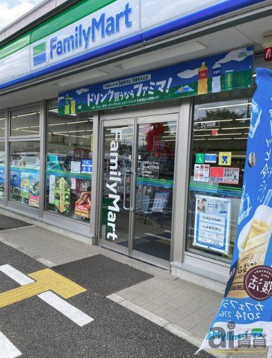 コンビニ　ファミリーマート狭山東三ツ木店（コンビニ）まで370m