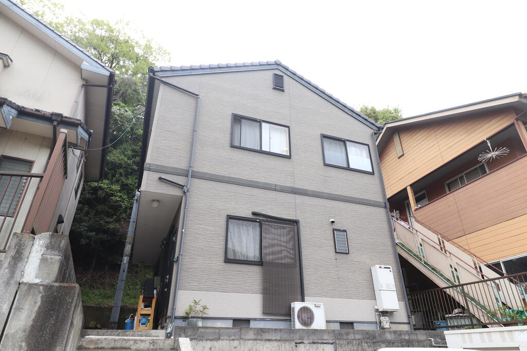 建物外観　高台に位置します◎