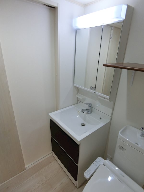 洗面設備　身支度に欠かせない独立洗面台♪