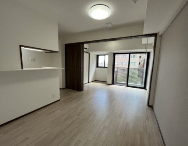 居室・リビング　☆明るい洋室☆