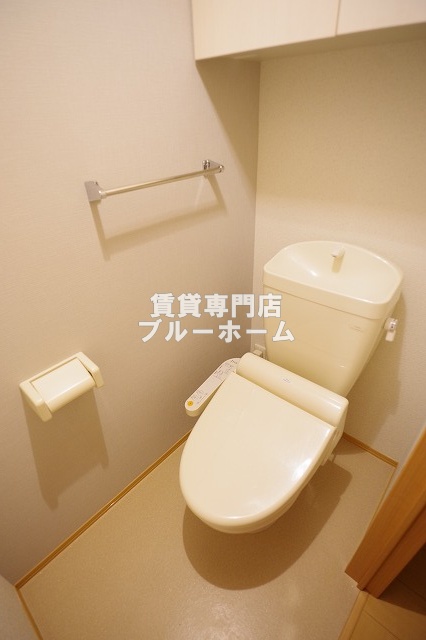 トイレ　温水洗浄便座付きのトイレ！