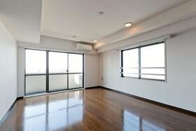 居室・リビング　ゆったり過ごせる居間です