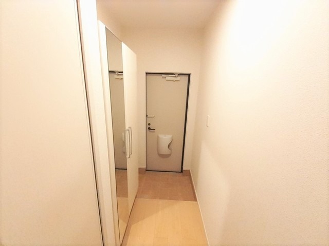 キャトルセゾンIIの玄関写真