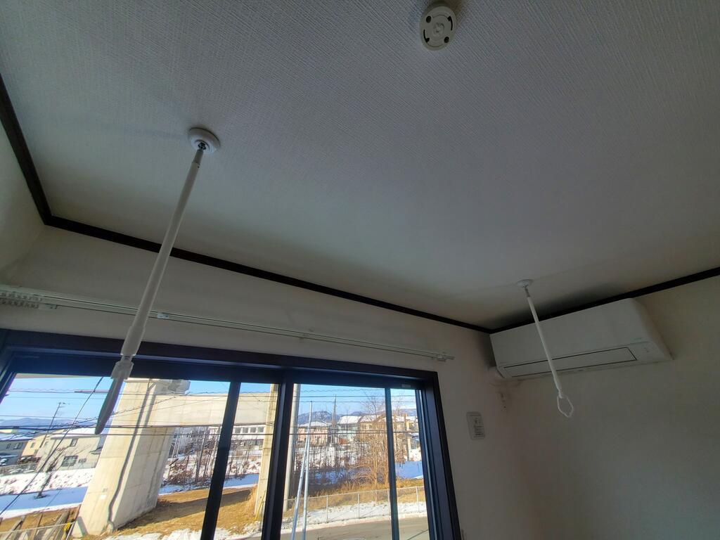 バルコニー　バルコニー代わりに室内物干し付です。