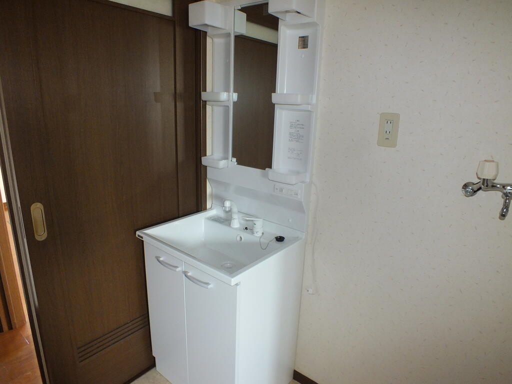 〇イーストパレスII Cの内装写真