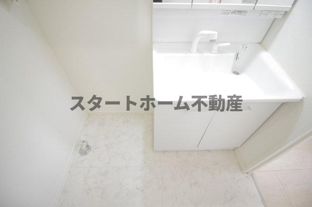 洗面設備　コンパクトで使いやすい洗面所