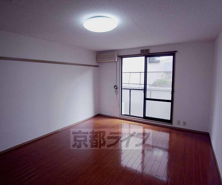 居室・リビング　広いお部屋が特徴です。