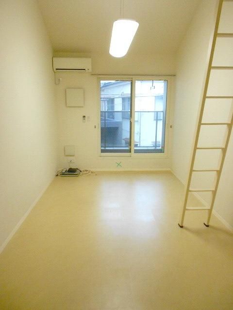 居室・リビング　★天井が高く開放的★