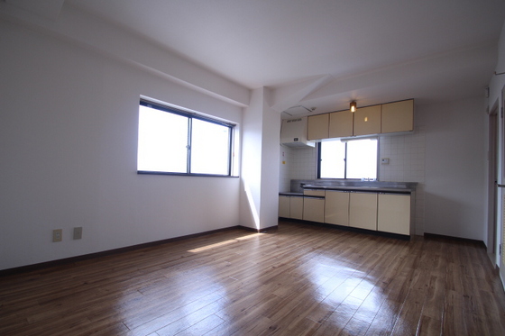 居室・リビング　※別部屋の写真です