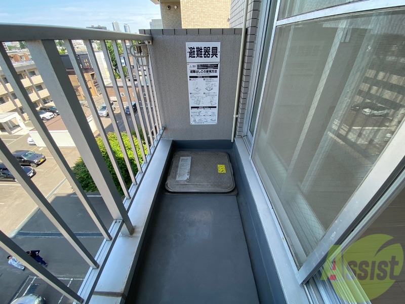 バルコニー　バルコニーです。天気の良い日には外干しができます！