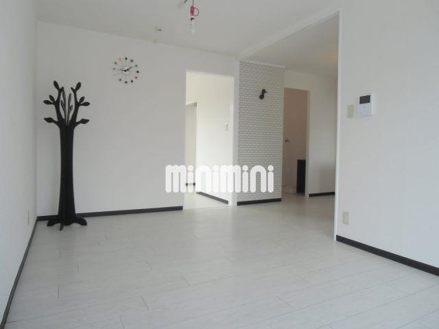 その他部屋・スペース　白を基調としているので明るいお部屋になります