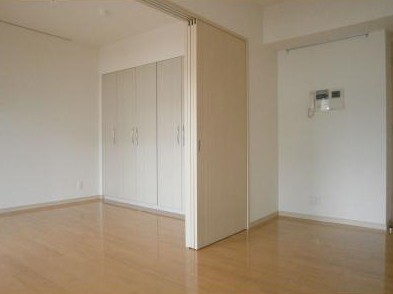 居室・リビング　同タイプのお写真です